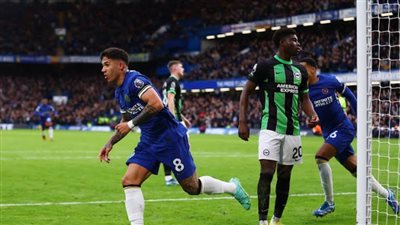 تشيلسي يتغلب على النقص العددي وبرايتون في مباراة مثيرة بالبريميرليج