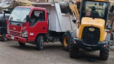 تظهير ترعة الإبراهيمية ورفع المخلفات من طريق الصعيد ببني سويف