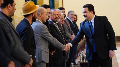 رئيس الوزراء العراقي يطلق مشروعاً كبيراً لدعم الثقافة والفنون في البلاد