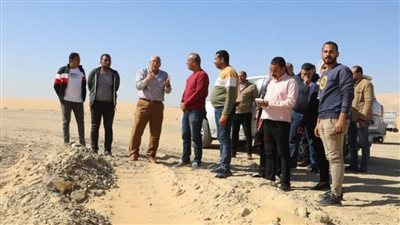 محافظ الوادي الجديد يتابع العمل بالمدينة الرياضية ونادي الفروسية