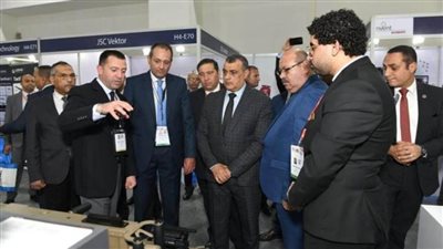عاجل.. وزير الدولة للإنتاج الحربي يتفقد أجنحة مشاركة في معرض 