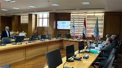 رئيس جامعة كفر الشيخ يترأس لجنة اختيار عميد كلية الألسن 