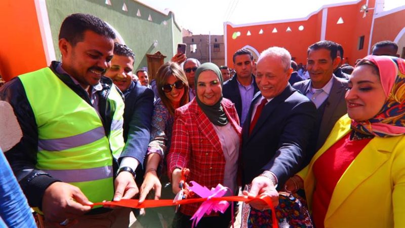 وزيرة التضامن ومحافظ