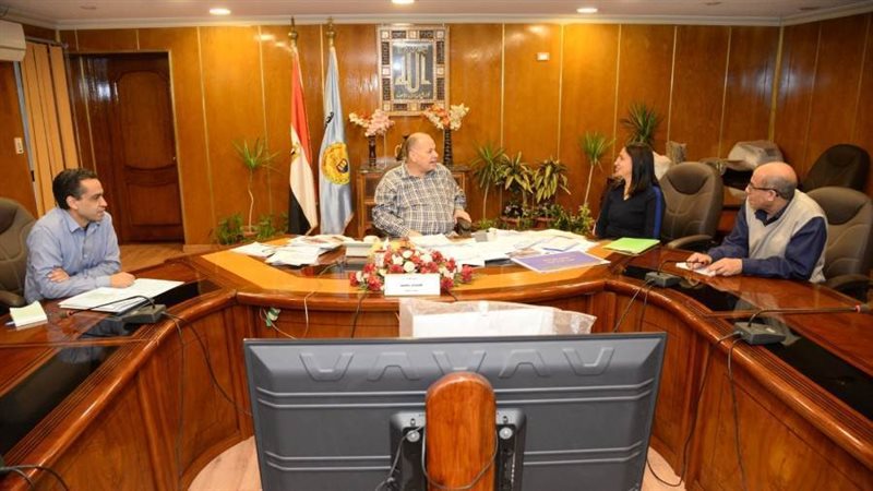 محافظ أسيوط يتابع