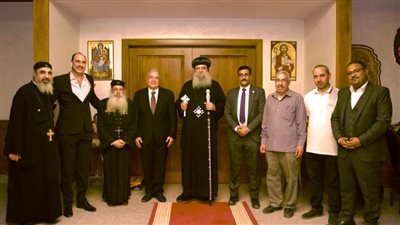 المصريين الأحرار يزور أسقف كنائس 
