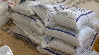 التحفظ على 2 طن زيت طعام وإحالة 62 مخالفة تموينية للنيابة العامة بالدقهلية