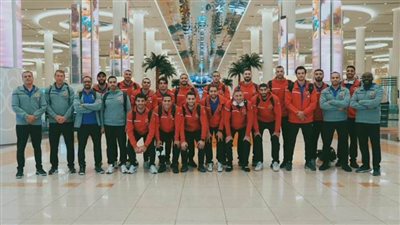 بعثة الأهلي تصل إلى الإمارات لمواجهة الزمالك في سوبر اليد