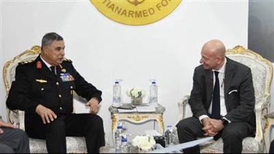 لقاءات ثنائية مكثفة لقادة الأفرع الرئيسية وكبار قادة القوات المسلحة خلال فعاليات اليوم الثالث لمعرض إيديكس 