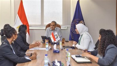 رئيس هيئة الدواء يلتقي عددا من مسئولي الهيئات المناظرة بالدول الإفريقية