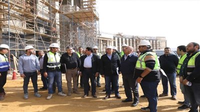 وزير النقل يتابع تنفيذ مشروع الخط الاول من شبكة القطار الكهربائي السريع