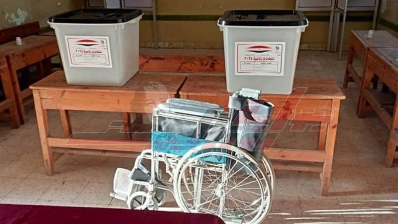 توفير الكراسي المتحركة