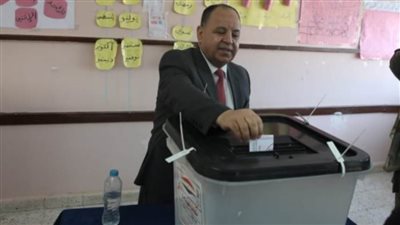 وزير المالية عقب الإدلاء بصوته: المصريون يكتبون تاريخًا في الممارسة الديمقراطية