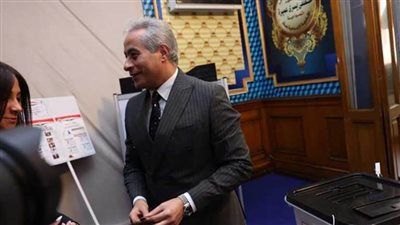 وزير العمل يدلي بصوته في الانتخابات الرئاسية بمدرسة الشهيد مصطفى يسري أبو عميرة بمصر الجديدة