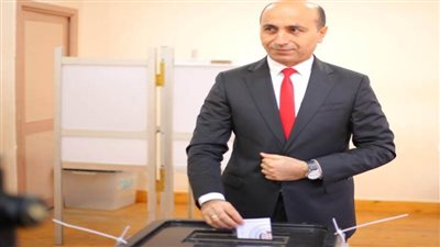 رئيس جامعة دمنهور يدلي بصوته في الانتخابات الرئاسية