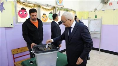 وزير التعليم يدلي بصوته في الانتخابات الرئاسية 2024