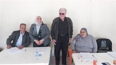 عاجل.. شاهد حسين فهمي يدلي بصوته في الانتخابات الرئاسية 