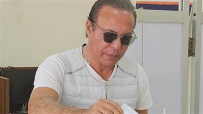 أيمن يونس يُدلي بصوته في الانتخابات الرئاسية في يومها الأول