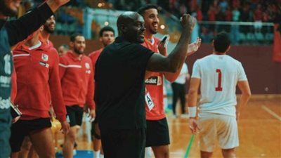 ديفيز: رجال يد الأهلي يسير بخطوات واثقة للفوز بكل الألقاب