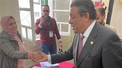 المرشح الرئاسي حازم عمر يتفقد لجنة انتخابات مدرسة ابن لقمان بالدقهلية 