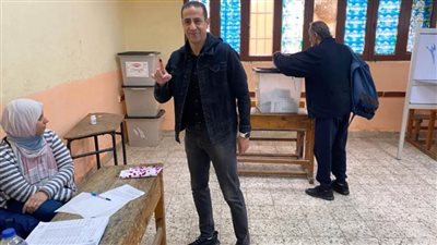 أسامة عبدالكريم يدلي بصوته في الانتخابات الرئاسية