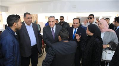 محافظ سوهاج يتفقد سير الانتخابات الرئاسية بلجان مدرسة الشهيد بحي غرب 