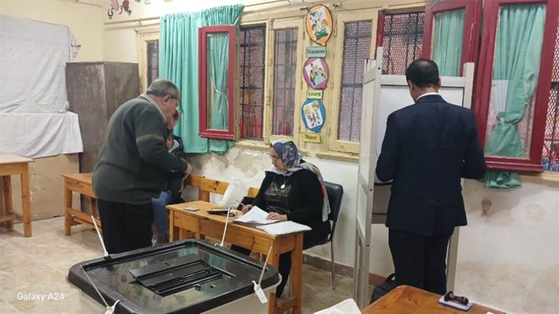 توافد الناخبين للتصويت