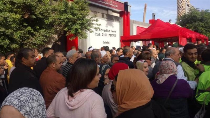 إقبال كبير على لجنة