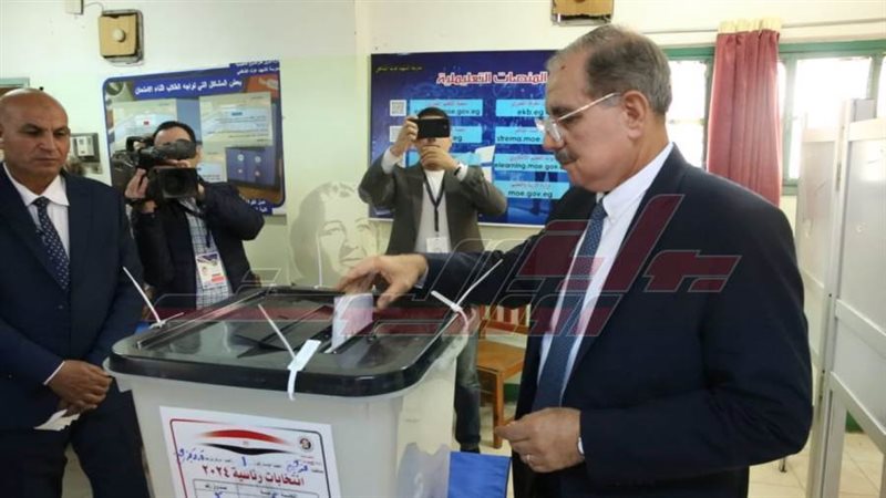 محافظ كفرالشيخ يدلي