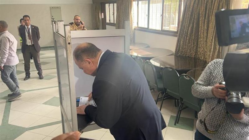 اللواء عصام سعد محافظ