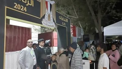 إقبال كثيف للمواطنين قبل إغلاق صناديق الاقتراع بمدرسة مصطفى كامل بالمعادى الجديدة
