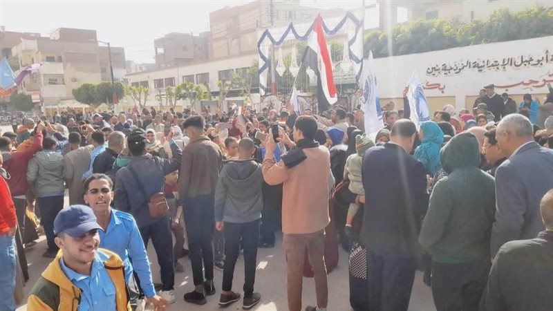 أثناء متابعة الانتخابات