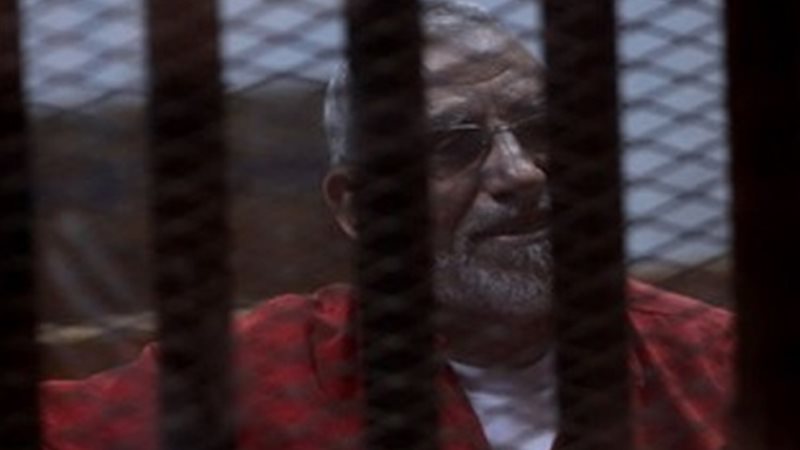 بدء محاكمة بديع و92