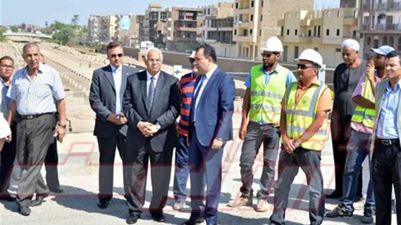 بالصور.. وزير النقل