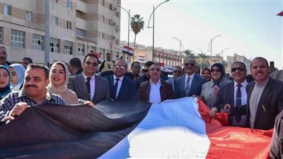 محافظ الإسكندرية يتفقد اللجنة الانتخابية بمدرسة الزهور الرسمية لغات بمنطقة بشاير الخير ٢   