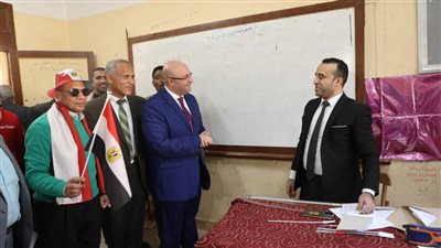 محافظ بني سويف يتابع التصويت في ثاني أيام الانتخابات الرئاسية بمركز ناصر