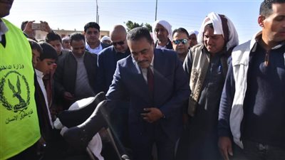 إقبال كبار السن على لجان الانتخابات الرئاسية بسيدى رحيم بسيوة.. صور وفيديو