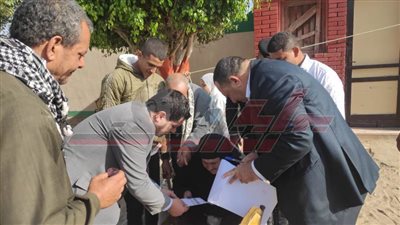 كبار السن بكفر الشيخ يتوافدون على صناديق الاقتراع للإدلاء بأصواتهم