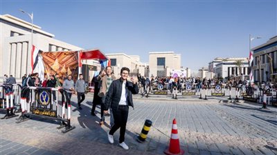 طلاب جامعة مصر للمعلوماتية يدلون بأصواتهم في لجان الوافدين بالعاصمة الإدارية