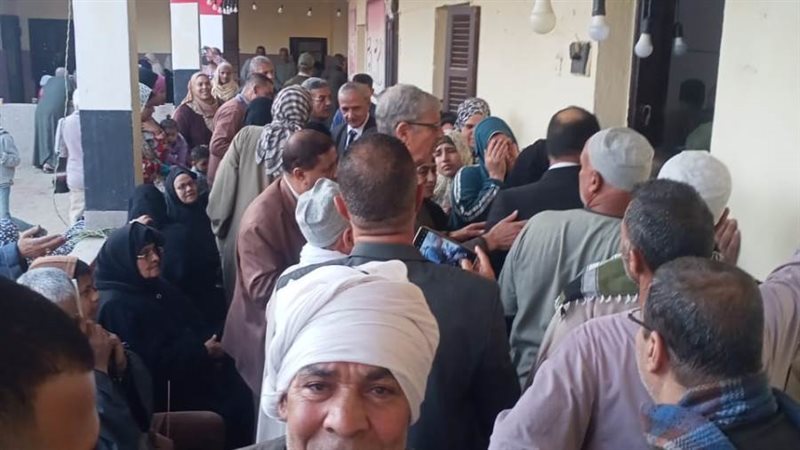 إقبال كثيف من المواطنين