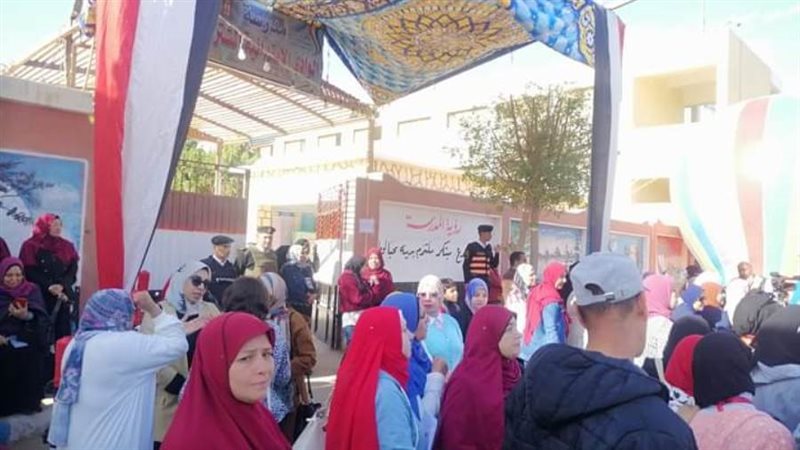 إقبال كثيف باللجان