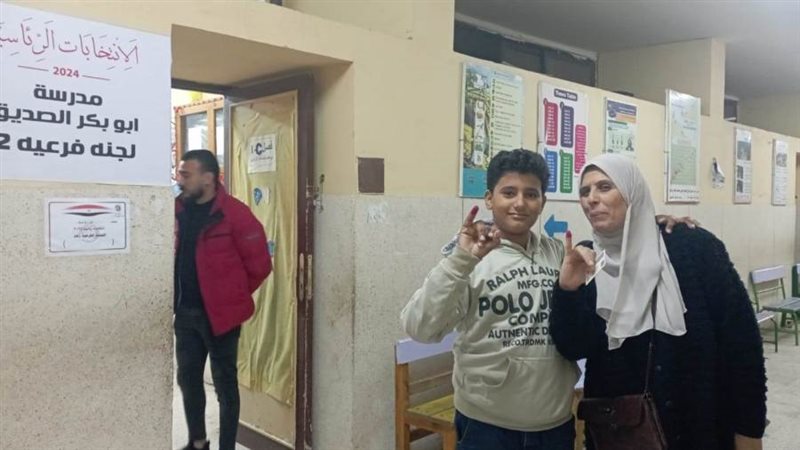 اطفال مصر بصحبة ذويهم