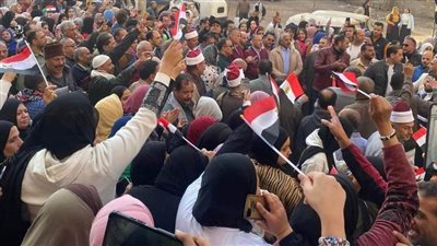 بمشاركة رجال الدين.. مسيرة تجوب 