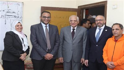 محافظ الجيزة يواصل جولاته في الفترة المسائية لمتابعة لجان بولاق الدكرور