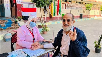 الجيش الأبيض.. الأطقم الطبية تؤدي واجبها الطبي في الانتخابات الرئاسية