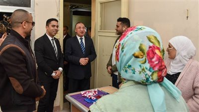 محافظ الإسكندرية يتفقد عددًا من اللجان العامة للوقوف على جاهزيتها عقب إغلاق صناديق الاقتراع