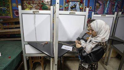 قلب أمهات مصر لأبنائهن: احميك بحضني واحفظ مستقبلك بصوتي الانتخابي