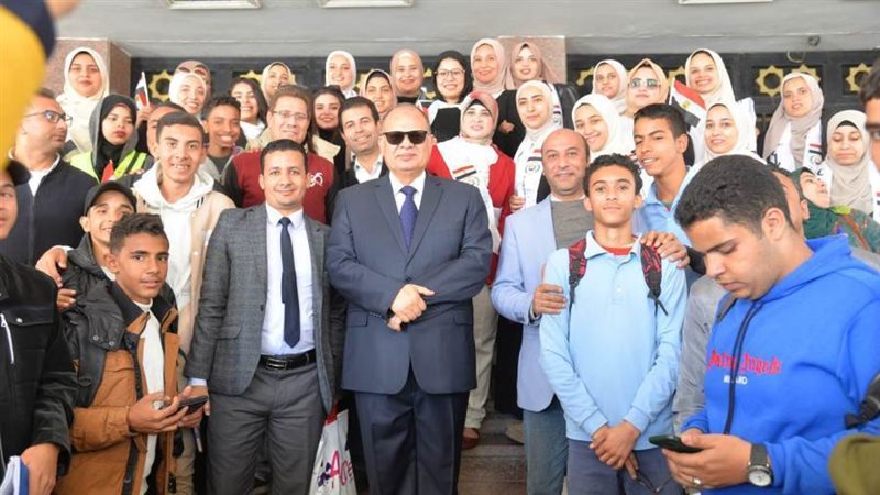 محافظ أسيوط يشيد