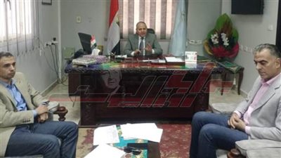 وكيل تعليم كفر الشيخ يجري مقابلات مع المتقدمين لتسيير الأعمال