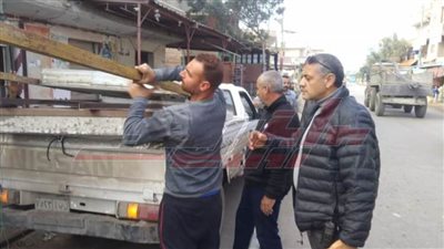 إزالة الإشغالات أمام المحال التجارية بمدينة دسوق
