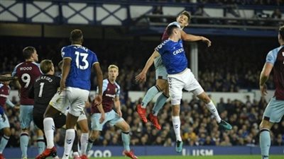 الانتصار الرابع على التوالي.. ايفرتون يفوز على بيرنلي بهدفين نظيفين في الدوري الإنجليزي